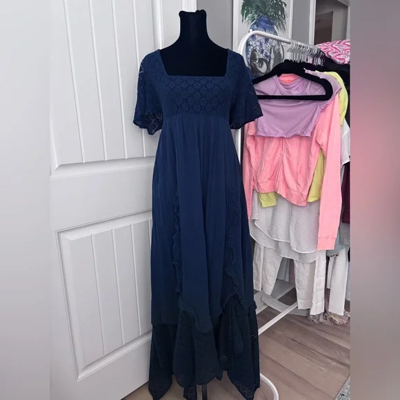 summer flowy maxi dress Emerson Maxi Dress Ivory/Black / L